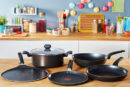 Tefal Easy Cook Frypan 32cm Titanium Non Stick Thermo Signal 100% Safe Cooking Pan Suitable for All Heat Sources Except Induction B5540802