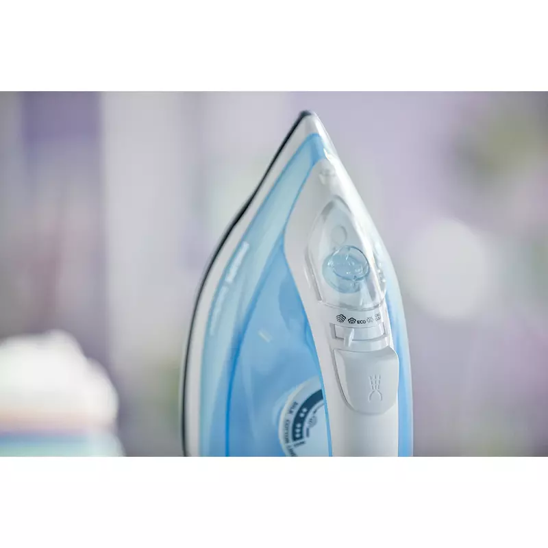 Philips Steam Iron 2000W Non Stick Soleplte, Cos 25G, Sos 90G, Calc Clean -200Ml Watertank, Integrated Water Spray Gc1740 5 Philips Steam Iron 2000W Non Stick Soleplte, Cos 25G, Sos 90G, Calc Clean -200Ml Watertank, Integrated Water Spray Gc1740