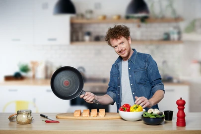 Tefal Unlimited Frypan 28Cm Non Electric G2550602 Aluminium Material Heat Indicator Thermo Signal Titanium Coating Made In France 5 Tefal Unlimited Frypan 28Cm Non Electric G2550602 Aluminium Material Heat Indicator Thermo Signal Titanium Coating Made In France