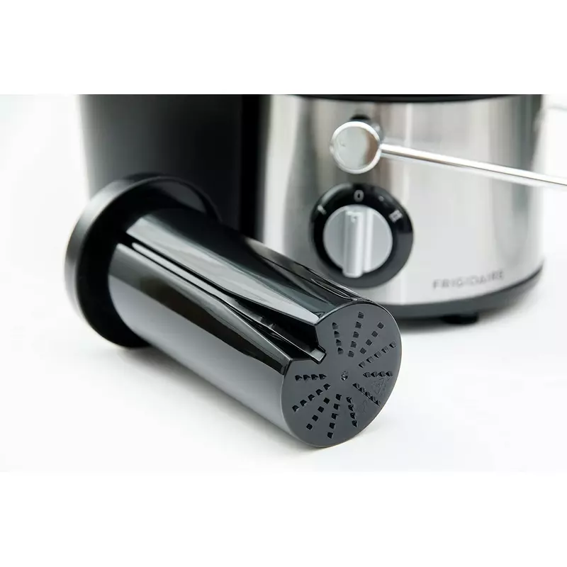 Frigidaire Juice Extractor With Blender 1.5L 2 Speed + Pulse Switch Stainless Steel Blades 400W Fd5181 7 Frigidaire Juice Extractor With Blender 1.5L 2 Speed + Pulse Switch Stainless Steel Blades 400W Fd5181